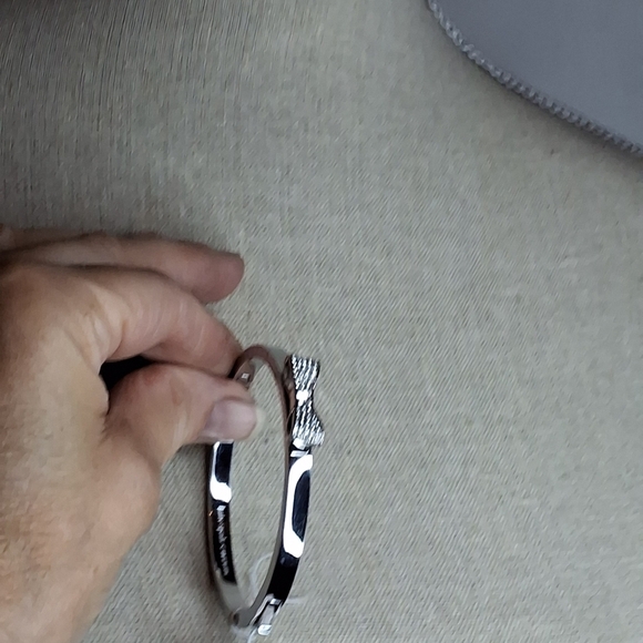 Kate Spade Rhinestone Bow Bracelet NWT - Picture 6 of 6